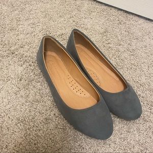 Grey ballet flats
